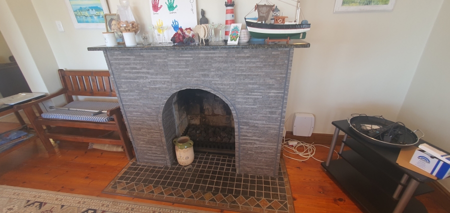 4 Bedroom Property for Sale in Mossel Bay Central Western Cape